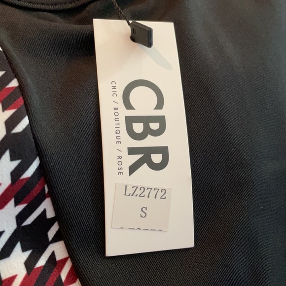 Form fitting 1960’s style dress - Picture 3 of 3